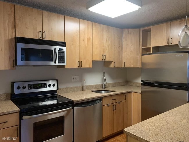 Building Photo - 1325 18th St NW