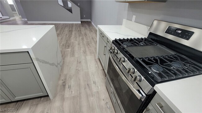 Building Photo - 2600 Sidonia Ave