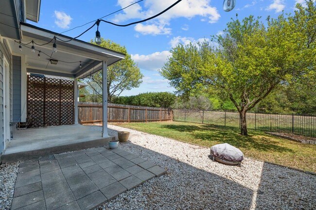 Building Photo - 1616 Kemah Dr