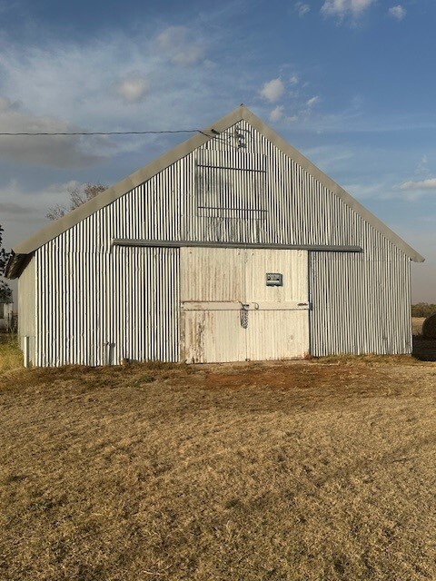 Building Photo - 274850 E County Rd 41