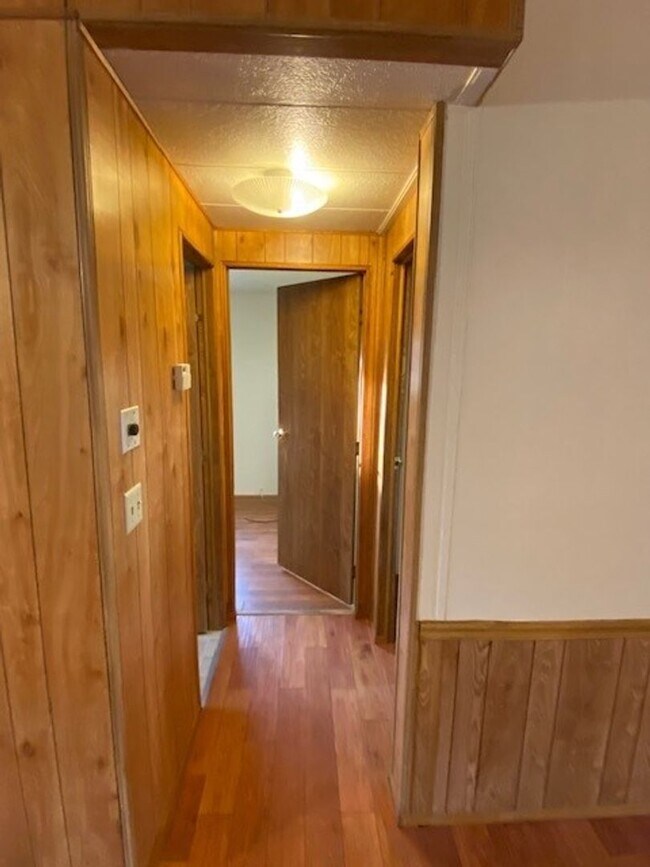 Building Photo - 3 Bedroom 2 Bathroom Manufactured home on ...
