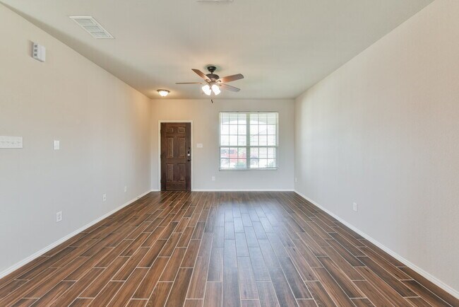 Building Photo - 7908 Spritsail Ln