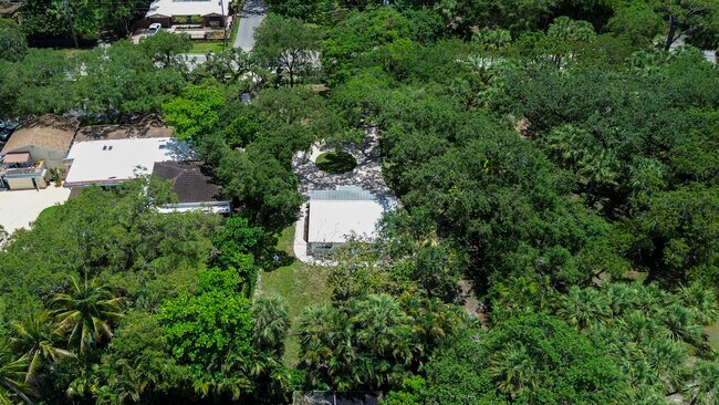 Building Photo - 2101 Riverland Rd