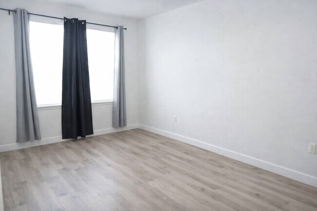 Building Photo - 1210 Southstation Pl