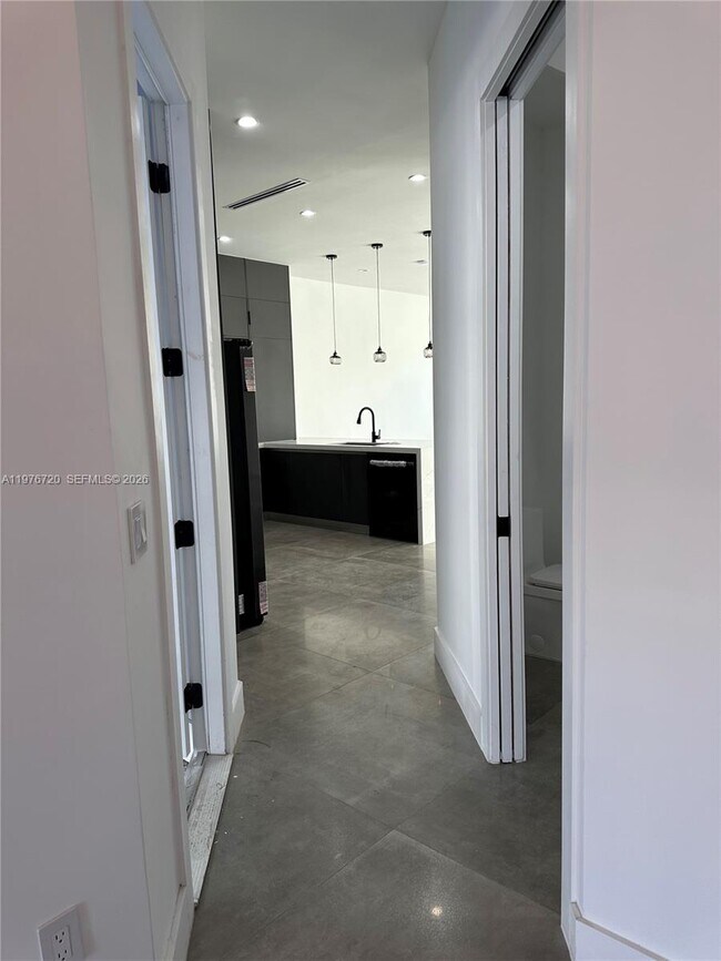 Building Photo - Southwest 32nd Avenue, Fort Lauderdale, FL 33312 - 4 BR 2 BA townhouse