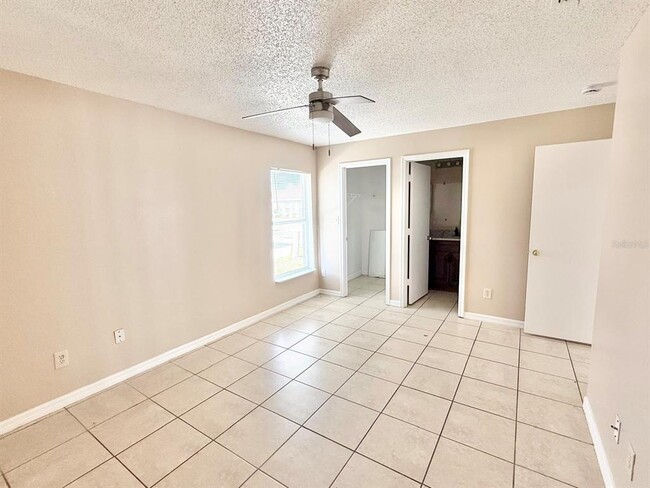 Building Photo - 2414 Harbor Town Dr