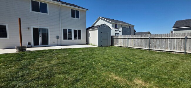 Building Photo - Stunningly Upgraded 4-Bedroom Home in Prime Kuna Location
