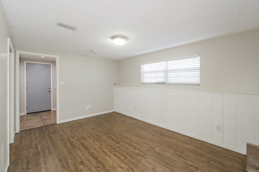 Building Photo - 101 E Pacific Dr