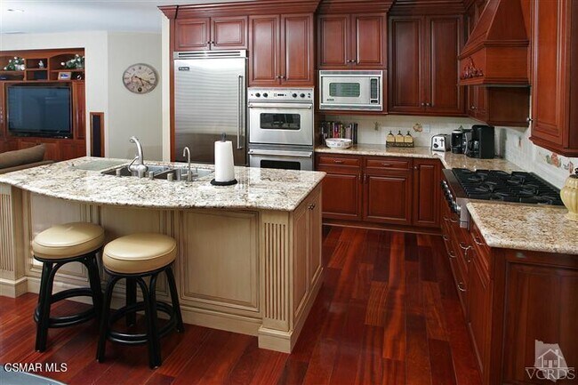 Building Photo - 2563 Littlefield Ct