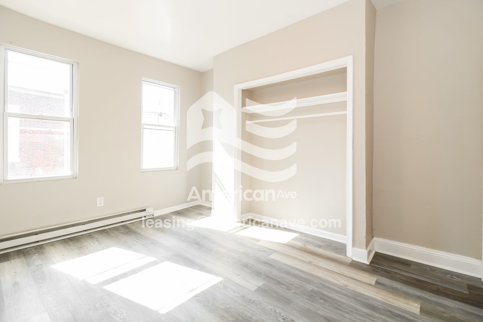 Building Photo - 552 N Wanamaker St