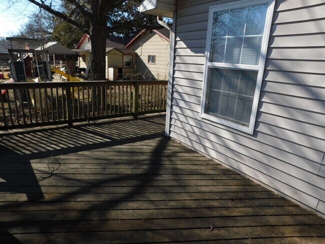 Building Photo - Spacious 3 Bedroom 2 bath Home in El Dorad...