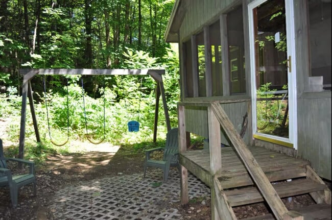 Building Photo - 4155 Lake Shore Dr