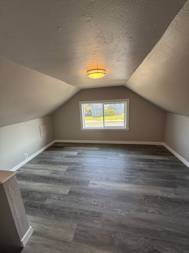 Building Photo - 3ba 1ba in Hoquiam