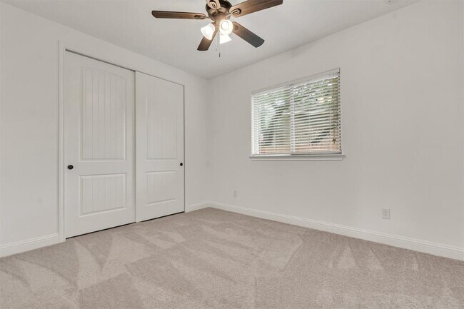 Building Photo - 142 Goodwater Ct