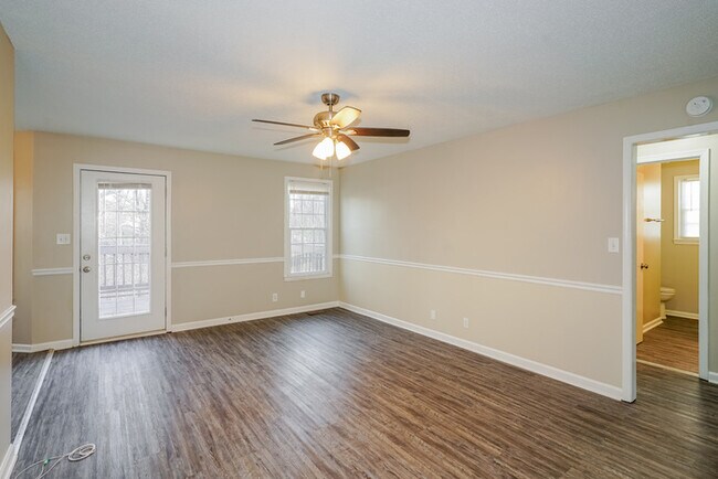 Building Photo - 2704 Knob Ct