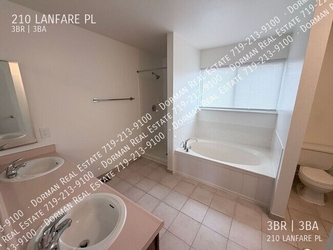 Building Photo - 210 Lanfare Pl
