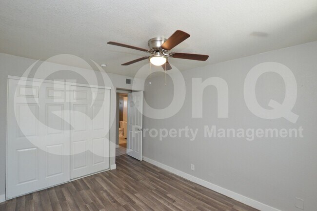 Building Photo - 6044 N 21st Ave