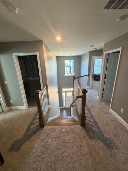 Building Photo - 1553 Cedar Tree Dr