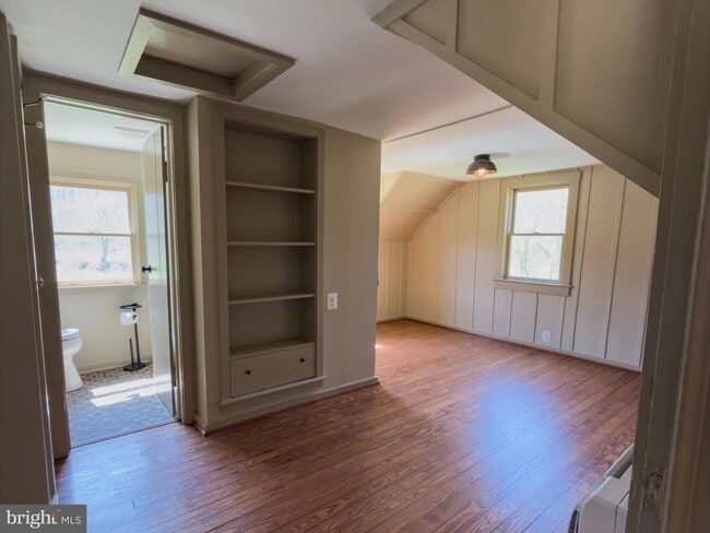 Building Photo - 37905 Snickersville Turnpike