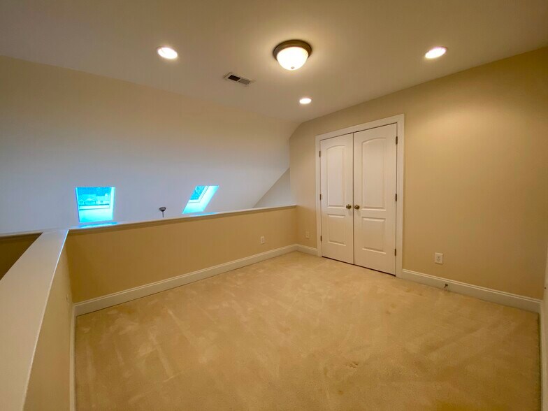 Building Photo - 2822 Pickett Road Unit 134