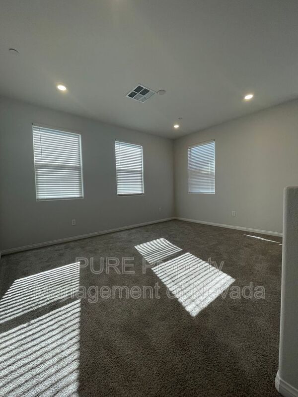 Building Photo - 9339 Observatory St