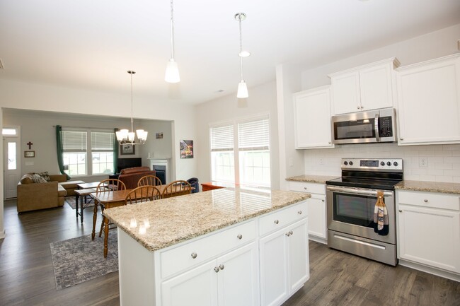 Building Photo - "Spacious 4 Bed, 2.5 Bath Rental in Vass, ...