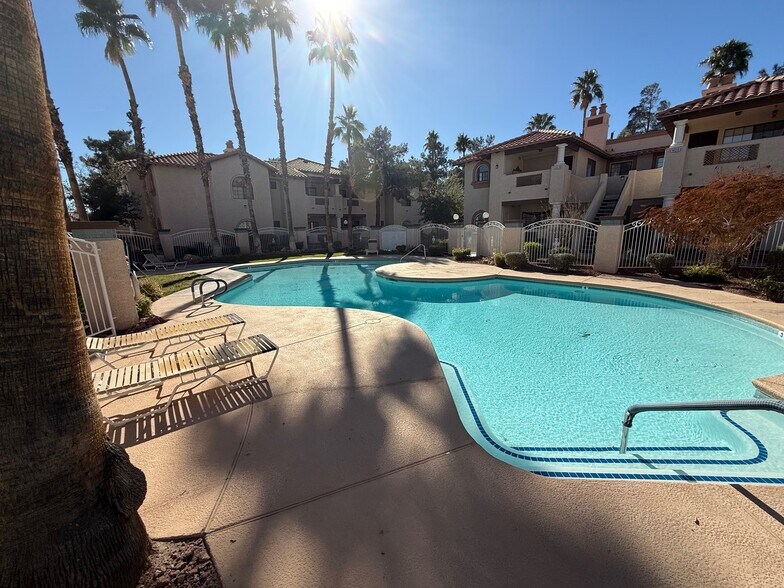 Building Photo - 1409 Santa Margarita St