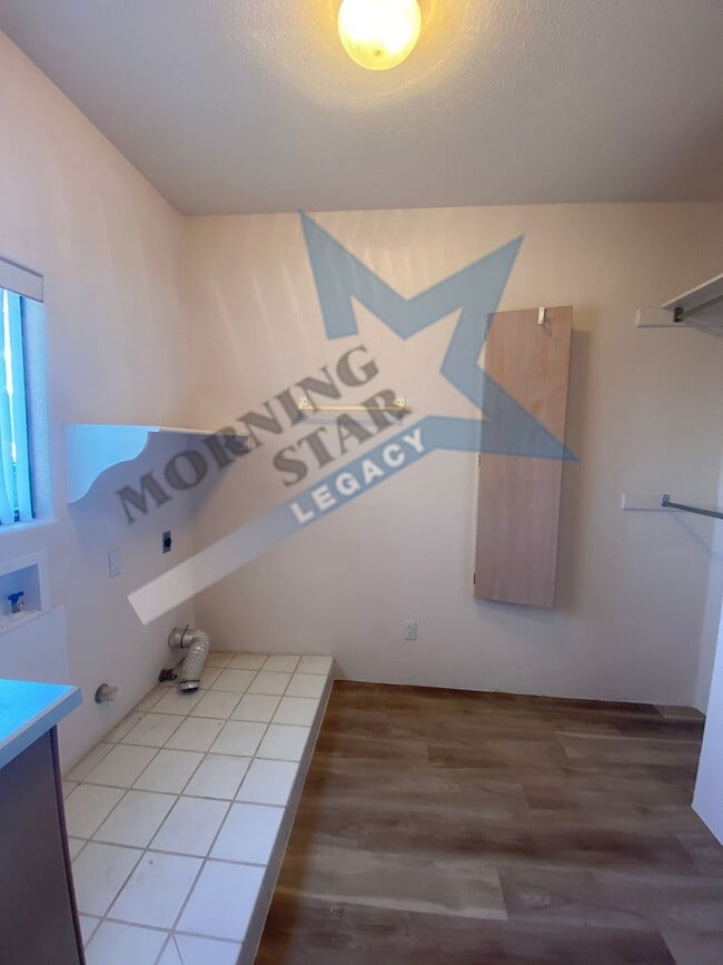 Building Photo - VIEWS!!  Spacious home in Picacho Hills!