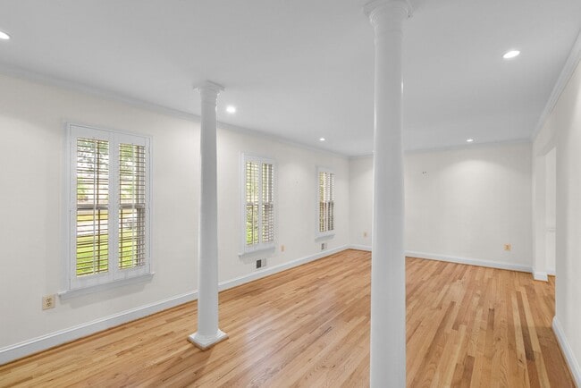Building Photo - 4 Bed 3 Bath - Silver Spring Single Family...