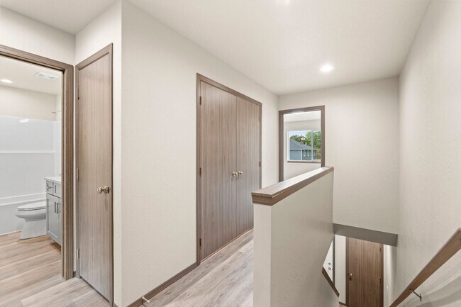 Building Photo - NEW Valley Townhome for rent