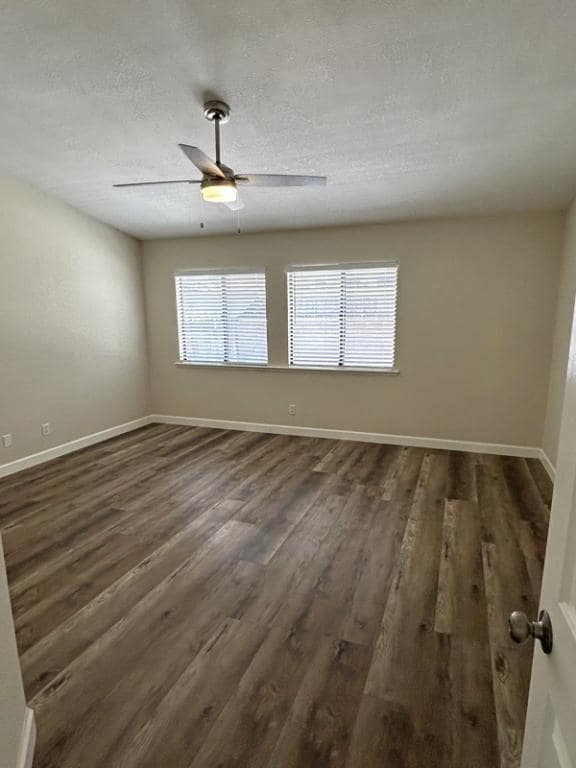 Building Photo - 13635 Elm St