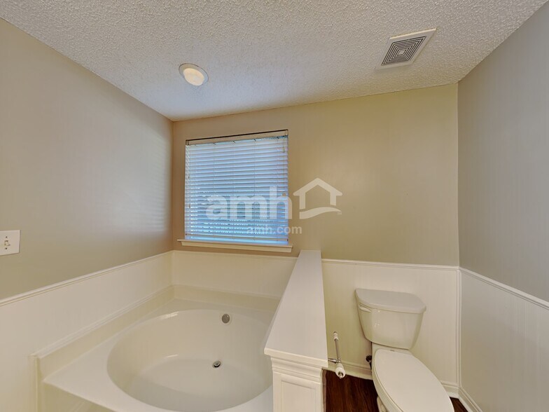 Building Photo - 15006 Jerpoint Abby Dr