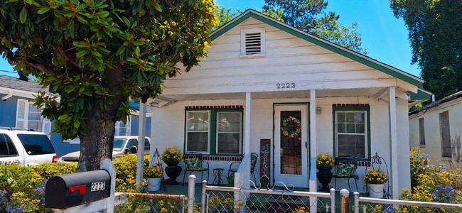 Building Photo - 2223 Odessa St