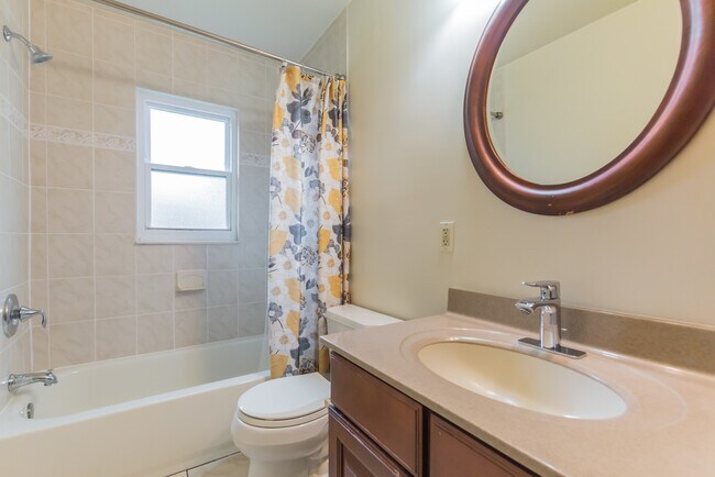 Building Photo - Fantastic Ranch in Convenient Location!