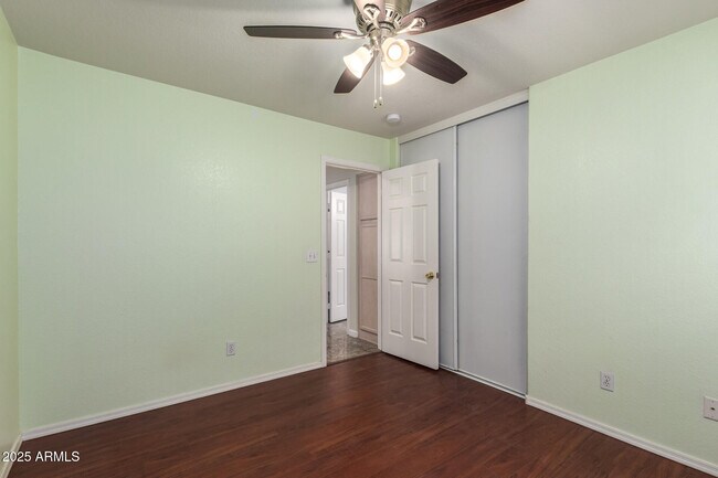 Building Photo - 881 E Appaloosa Rd