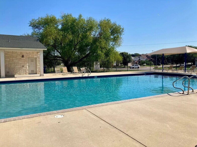 Building Photo - 103 Frio River Trail