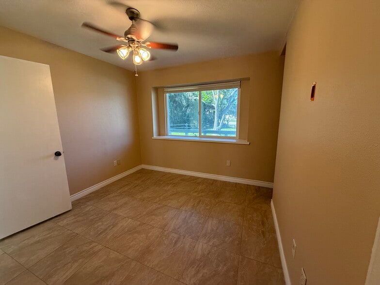 Building Photo - 2251 Indian Horse Dr