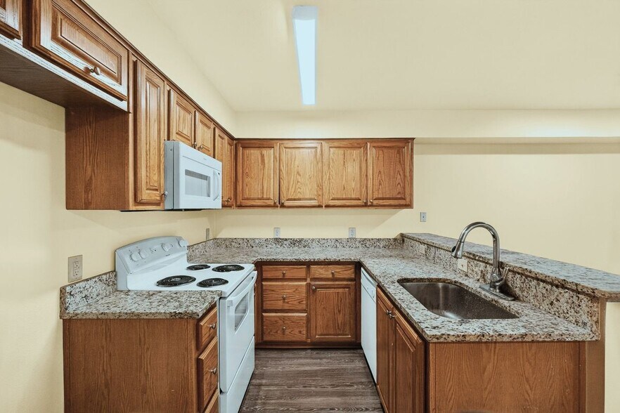 Building Photo - 1716 S Waco St