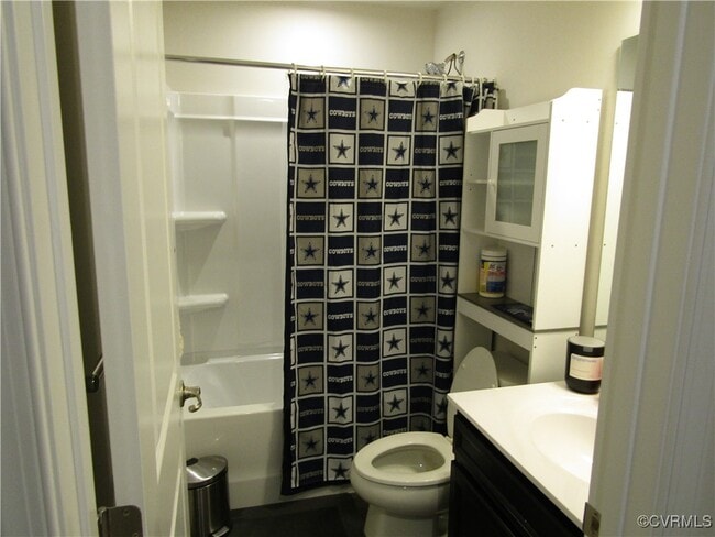 Building Photo - 2210 Palm Ct