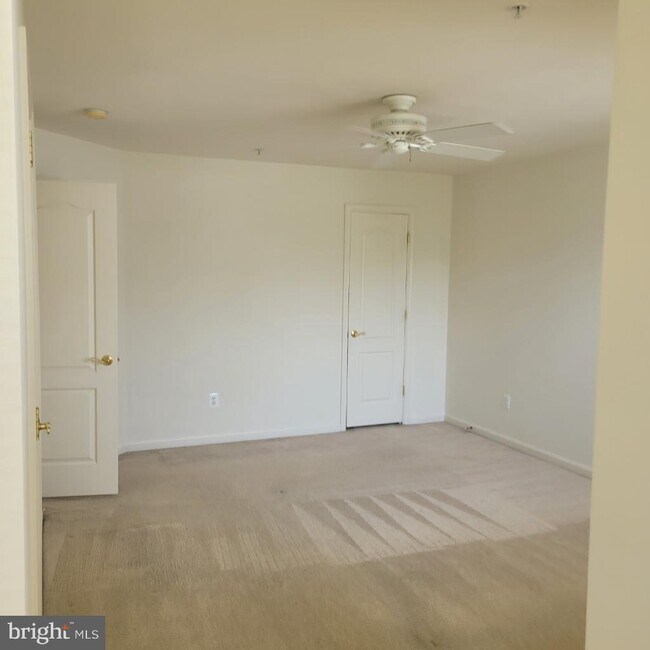 Building Photo - 1519 Sunswept Dr