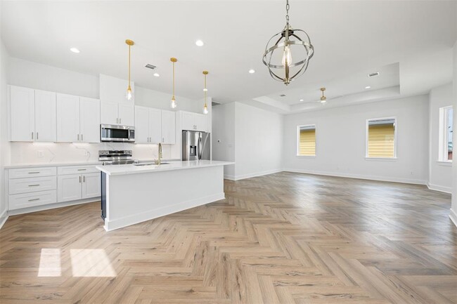 Building Photo - 23107 Miramar Dr