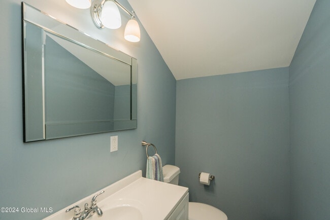 Building Photo - 9 Bolster Ln NE