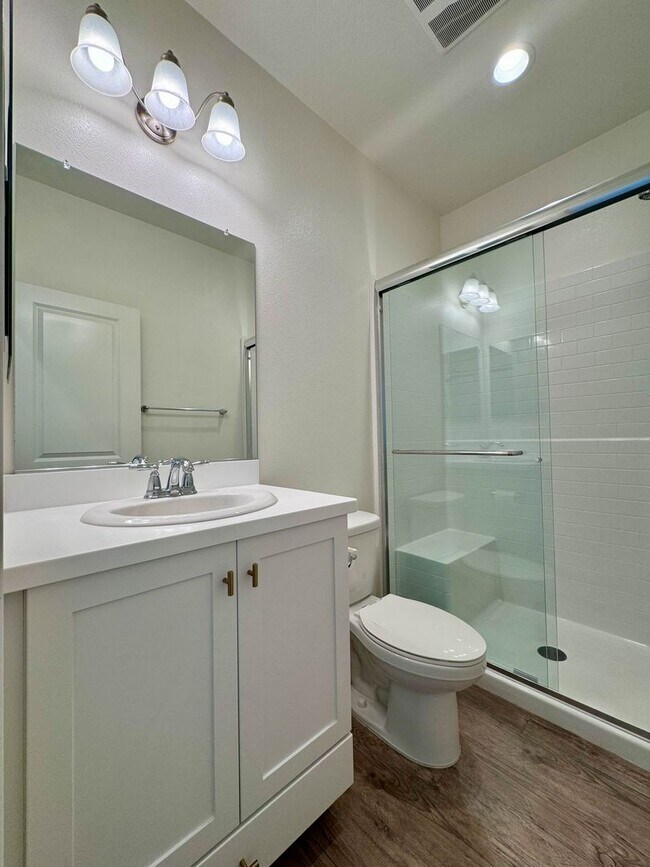 Building Photo - Stunning 4 bedroom 3 bathroom Murrieta hom...