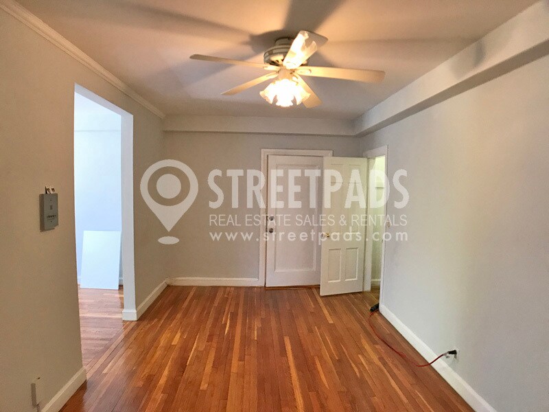 Building Photo - 1139 Beacon St