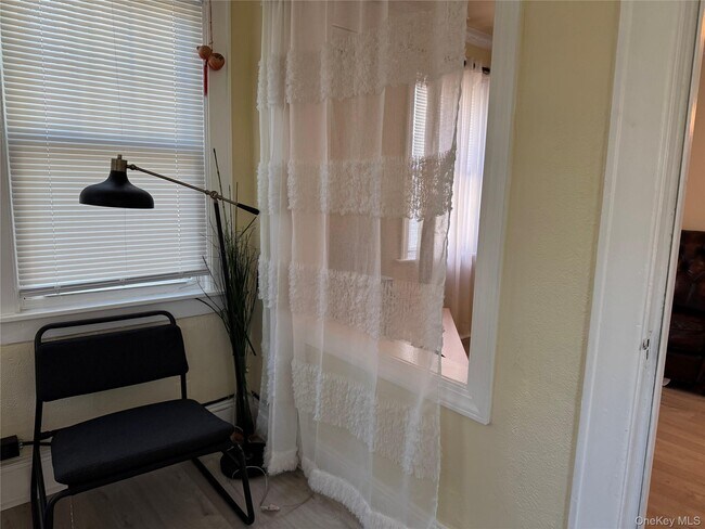 Building Photo - 26 Parkside Dr