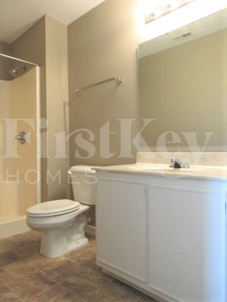 Building Photo - 10235 Lone Wolf Dr