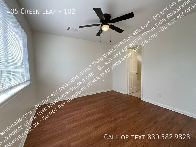 Building Photo - 405 Green Leaf