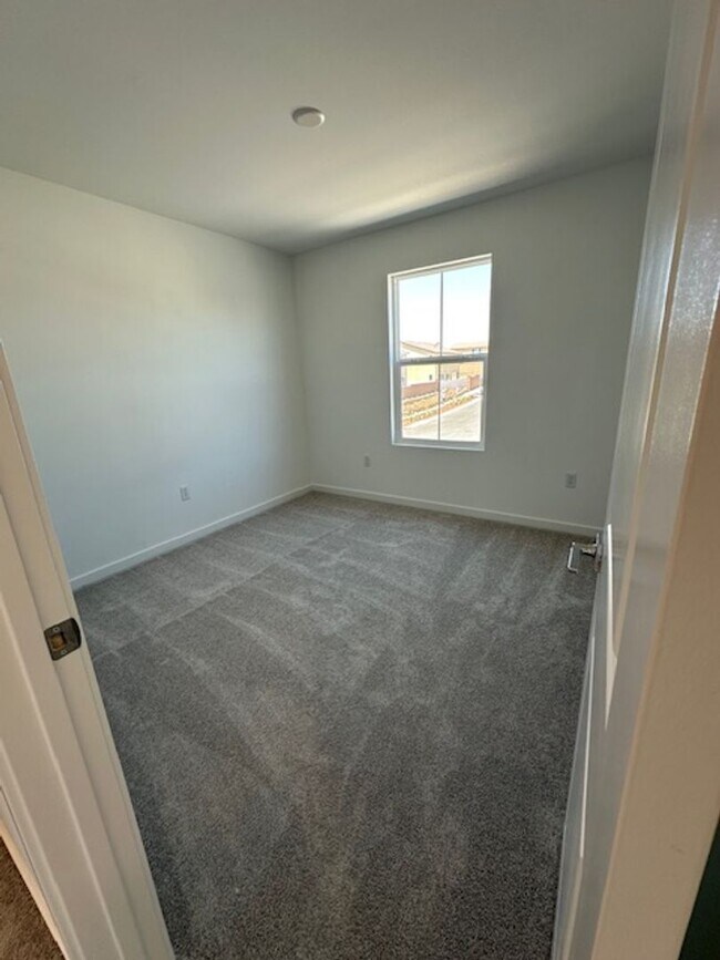 Building Photo - Brand New Lennar 4 Bedroom in French Valley