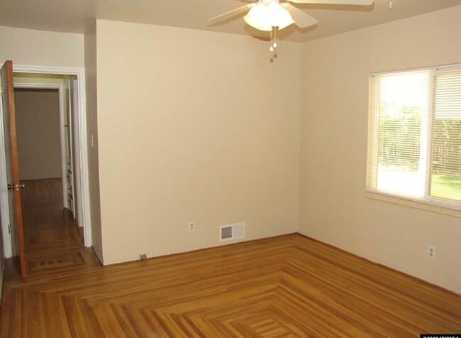 Building Photo - Available Mid-April – Beautiful 3 Bedroom Home on Hunter Lake Drive