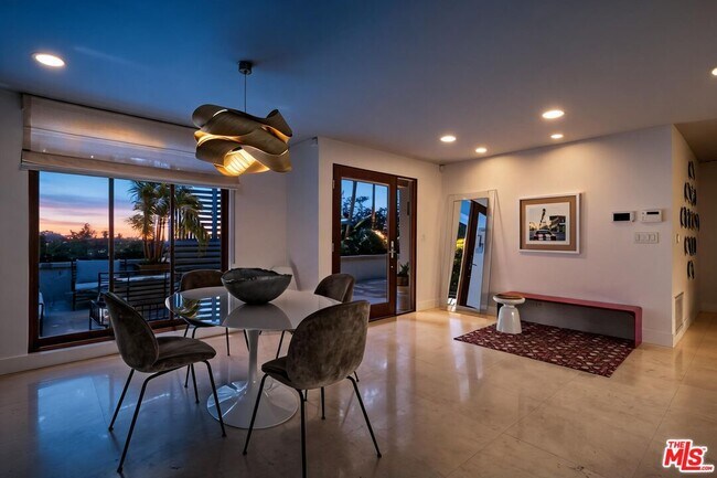 Building Photo - 2035 De Mille Dr
